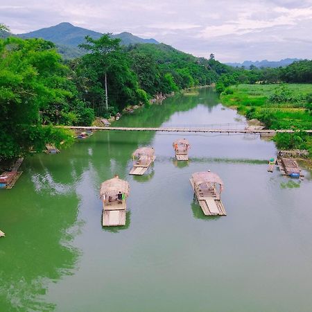 Thai House Pu Luong - Century Old Stilt House With Terrace Views Huong Ba Thuoc Exteriör bild