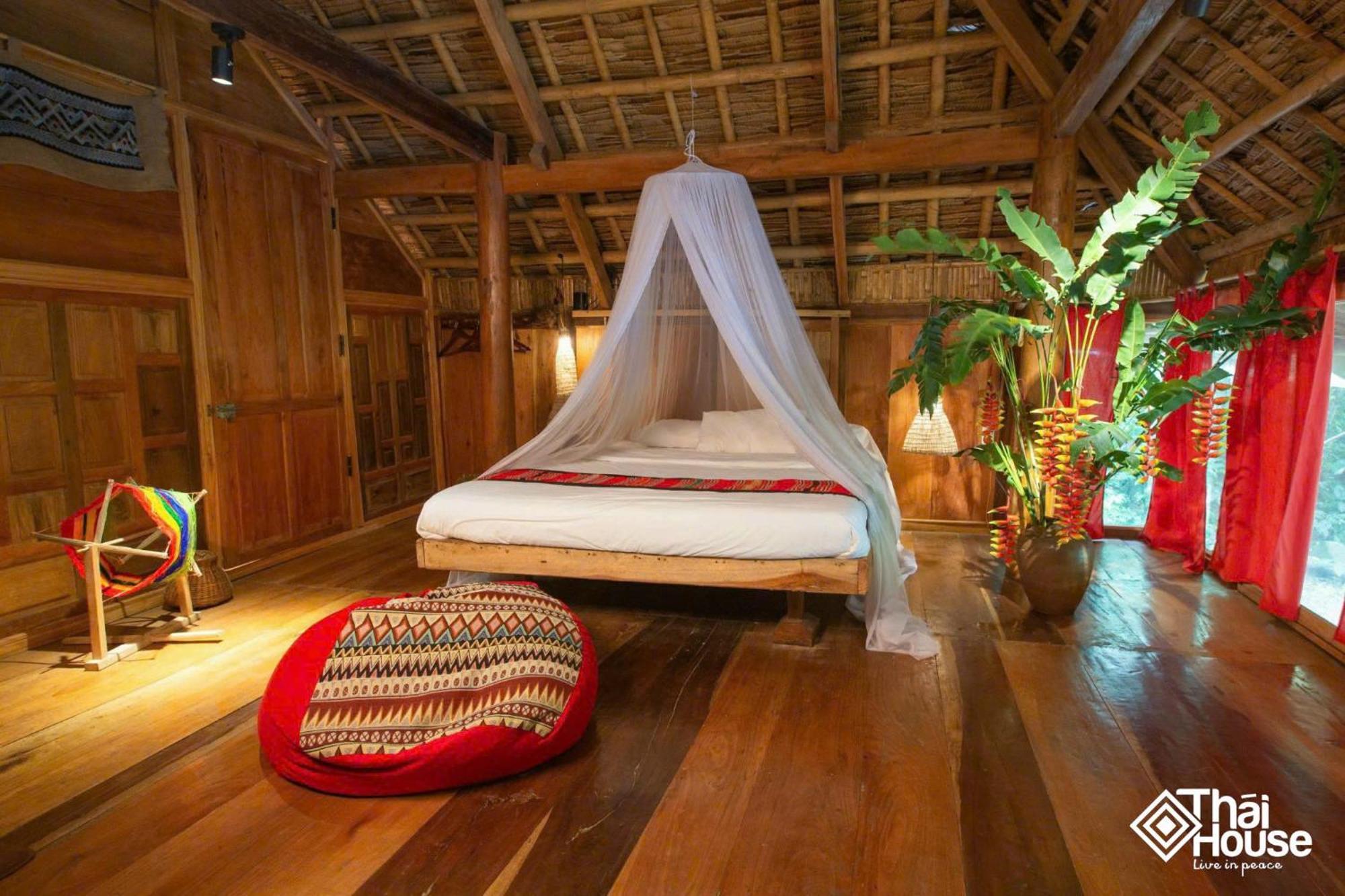 Thai House Pu Luong - Century Old Stilt House With Terrace Views Huong Ba Thuoc Exteriör bild