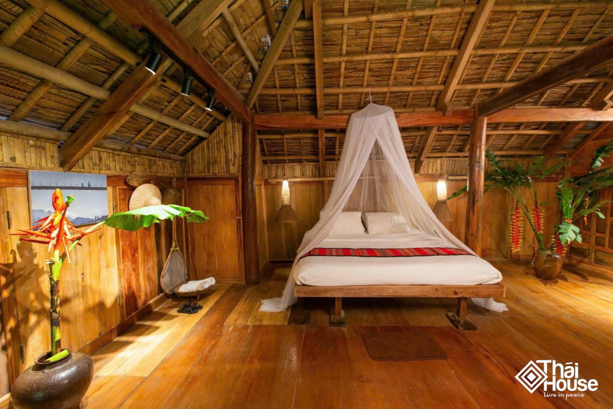 Thai House Pu Luong - Century Old Stilt House With Terrace Views Huong Ba Thuoc Exteriör bild