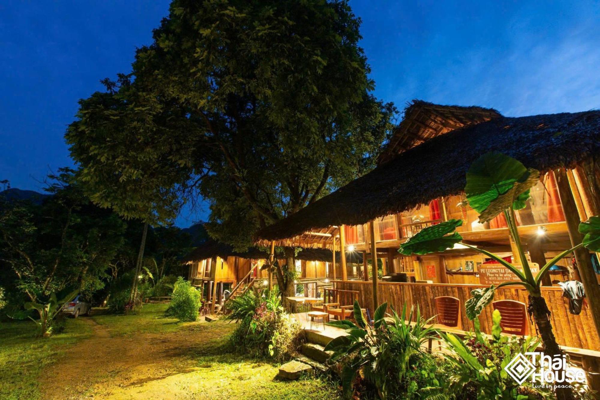 Thai House Pu Luong - Century Old Stilt House With Terrace Views Huong Ba Thuoc Exteriör bild