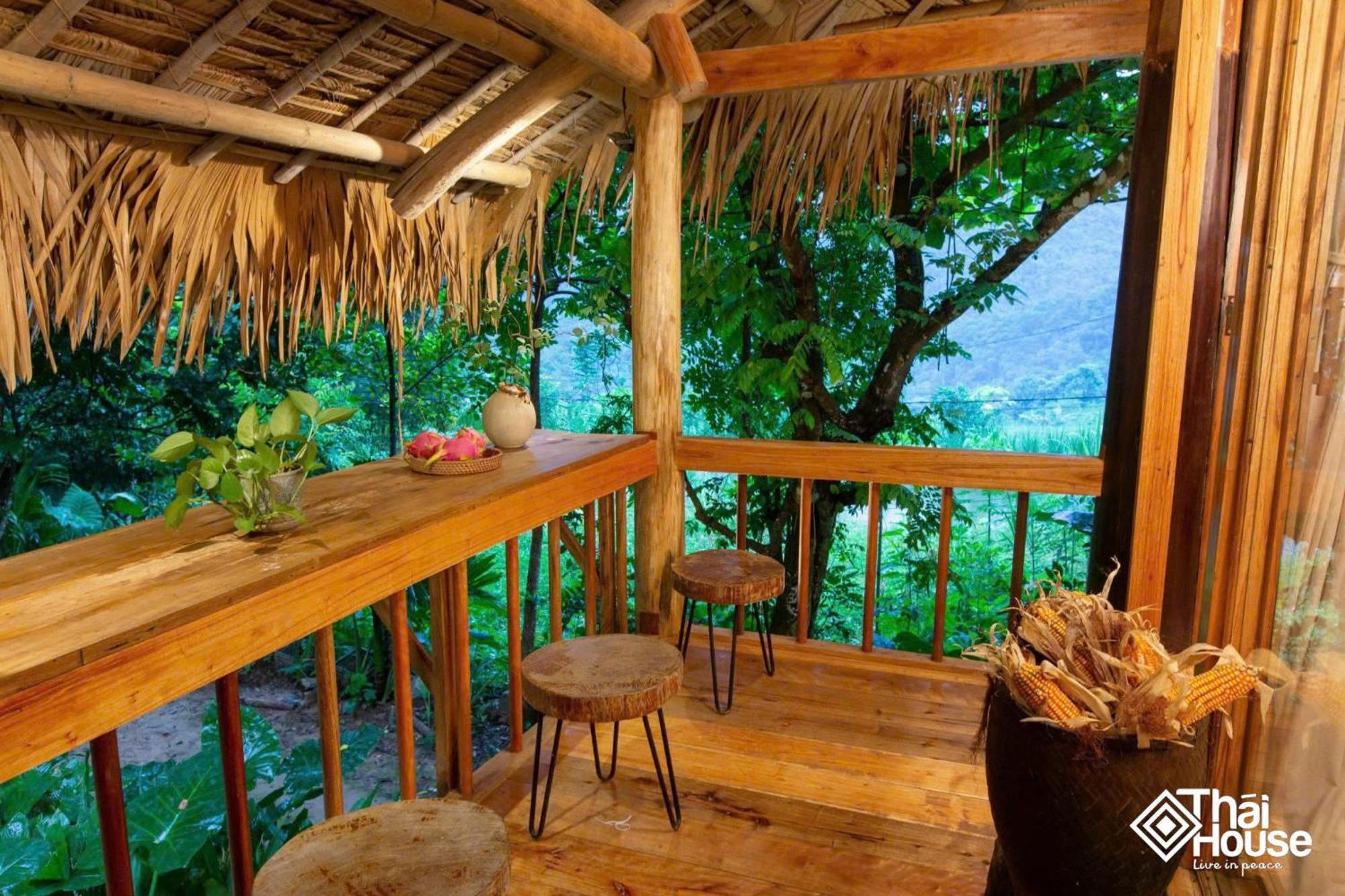 Thai House Pu Luong - Century Old Stilt House With Terrace Views Huong Ba Thuoc Exteriör bild