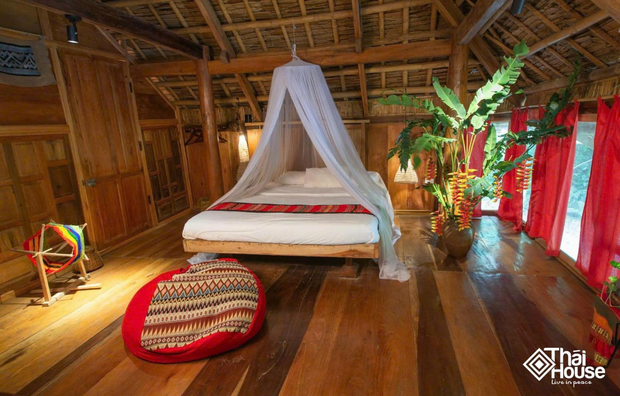 Thai House Pu Luong - Century Old Stilt House With Terrace Views Huong Ba Thuoc Exteriör bild