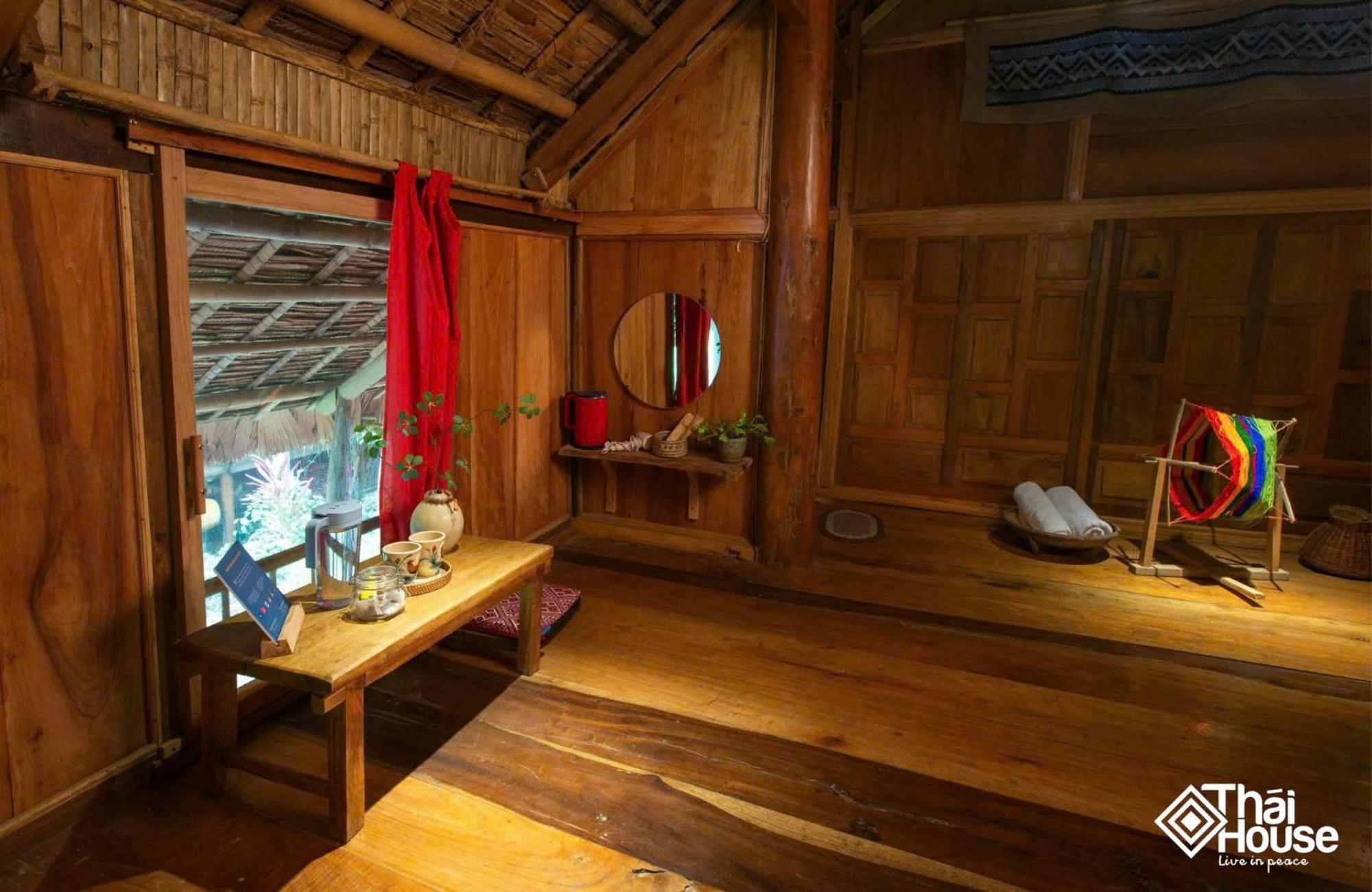 Thai House Pu Luong - Century Old Stilt House With Terrace Views Huong Ba Thuoc Exteriör bild